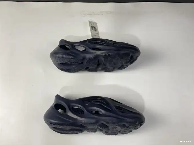 GV7903 Blue Yeezy Foam Mineral Adidas RNNR 0508